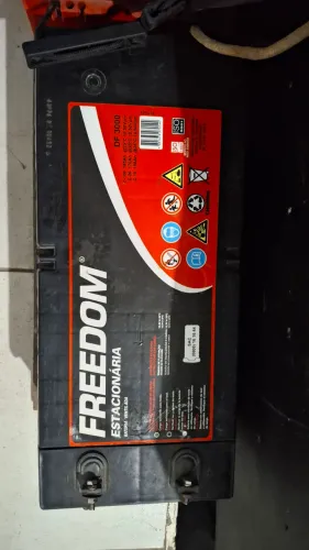 Bateria para energia solar, som