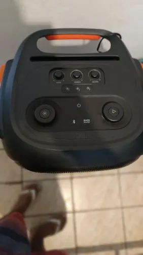Caixa JBL 710, 800 RMS de Potência