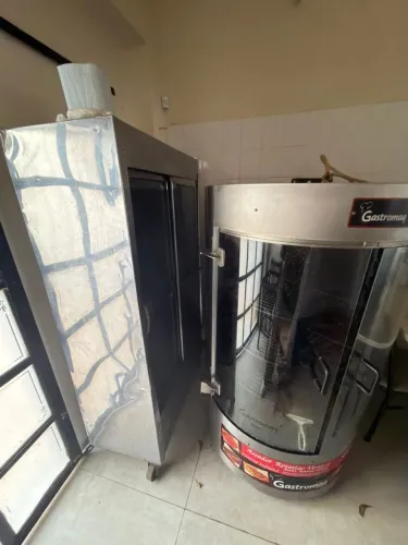 Máquina de assar frango