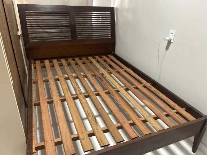 CAMA DE CASAL DE MADEIRA