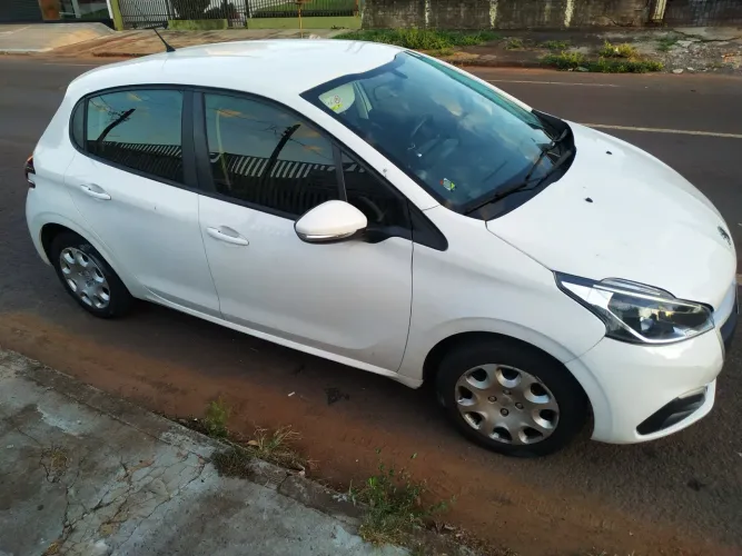 Peugeot 208 Active 1.2 Flex 12V 5P Mec. 2017