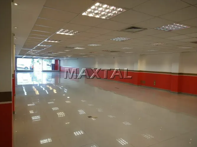 Prédio comercial à venda, reformado, de 750m². Com 5 vagas de garagem, em Santana.