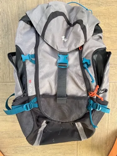 Barraca para camping (3 pessoas) e mochila de acampamento 75 l.