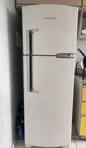Geladeira 2 portas Brastemp funcionando bem