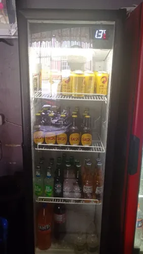 Vendo uma cerveja e um freezer da coca cola 
