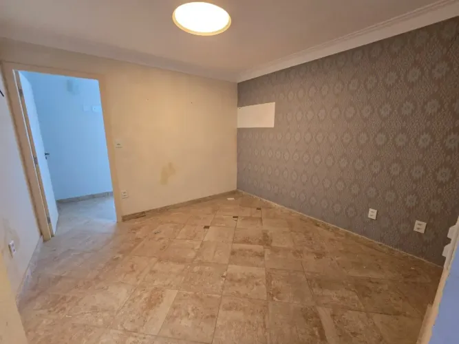 SALA COMERCIAL NO CENTRO MEDICO - 2441