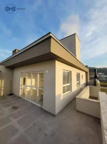 Apartamento duplex com terraço e 2 vagas de garagem em Gaspar