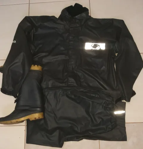 CAPA DE CHUVA COMPLETA