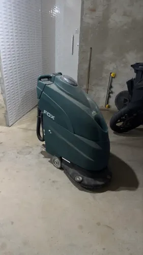 Lava e seca piso 
