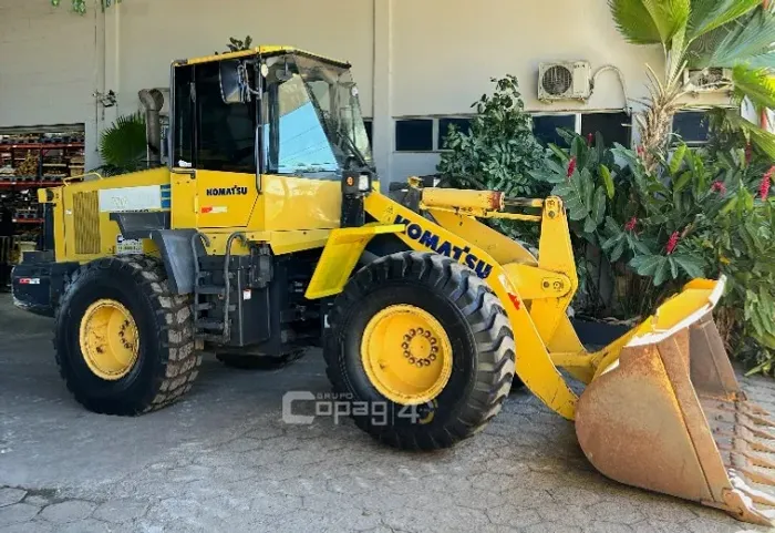 Pá Carregadeira Komatsu WA-200 Ano 2017