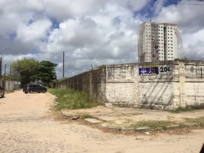 Vendo Terreno com 12.500m2 na Imbiribeira