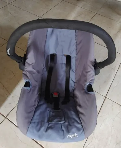 Vende-se esse bebê conforto