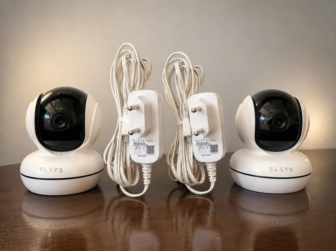 Kit com 2 Câmeras Wi-Fi Elsys ESC-WR3F Full HD Rotativa + Fontes Originais