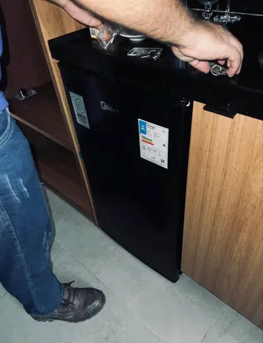 Frigobar novo na caixa 