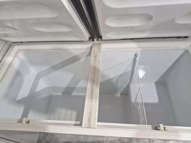 FREEZER HORIZONTAL METALFRIO EM EXCELENTE ESTADO DE CONSERVAÇÃO. 