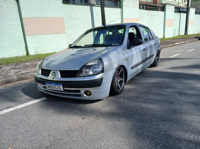 Renault Clio RT/ Privilège 1.6 16V 5P 2004