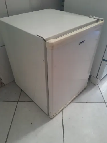 Vendo brigobar em ótimo estado funcionando normalmente