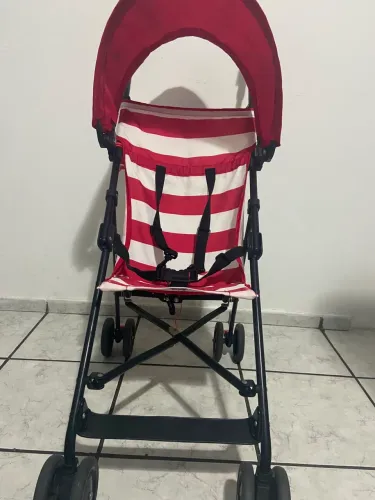 Carinho guarda chuva ,suporta ate 15 kg