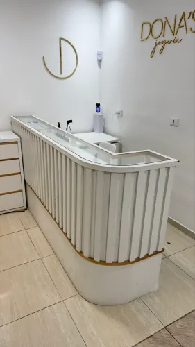 Vende-se caixa de atendimento