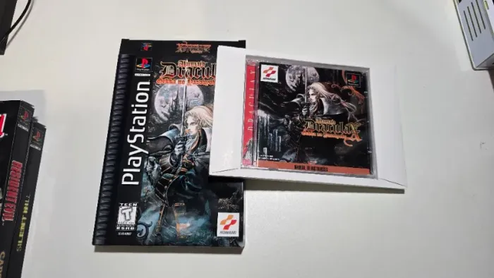 Castlevania Symphony of the Night (Dracula X) PS1 prensado longbox midia preta (em inglês)