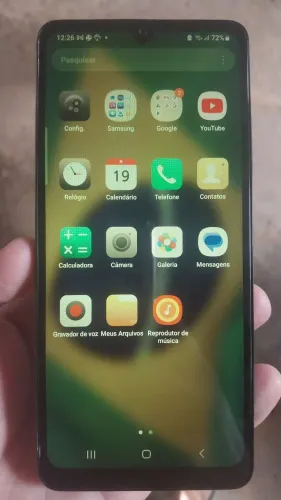 Celular A32 128 Gb com avaria na tampa traseira