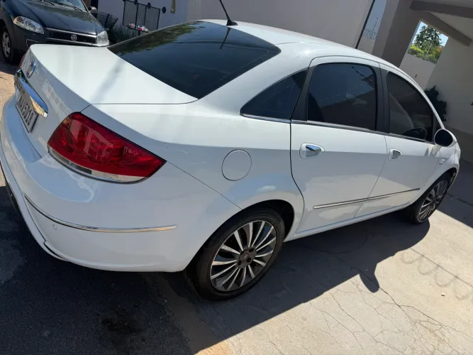 Fiat Linea Absolute 1.9/1.8 Flex Dualogic 4P 2015