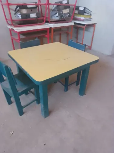 VENDO MESINHA POR 60 REAIS