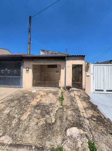 Casa com 2 quartos na Vila Nova Sorocaba. Terreno de 5 x 35 m. Próx. UBS do bairro.