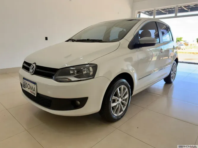 Volkswagen Fox Rock IN RIO 1.6 MI Total Flex 8V 5P 2014