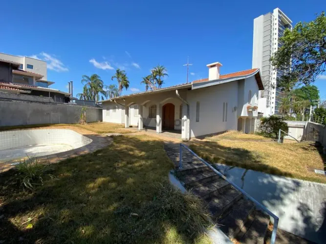 Casa a venda na Av. Doutor Jesuíno Marcondes Machado, Nova Campinas!