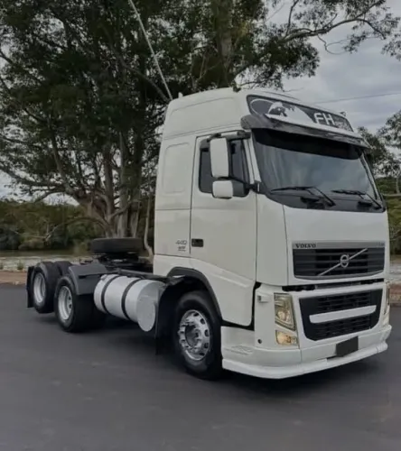 VOLVO FH 440 CAVALO ANO 2011.
