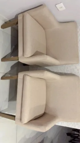 Poltronas em tecido linho