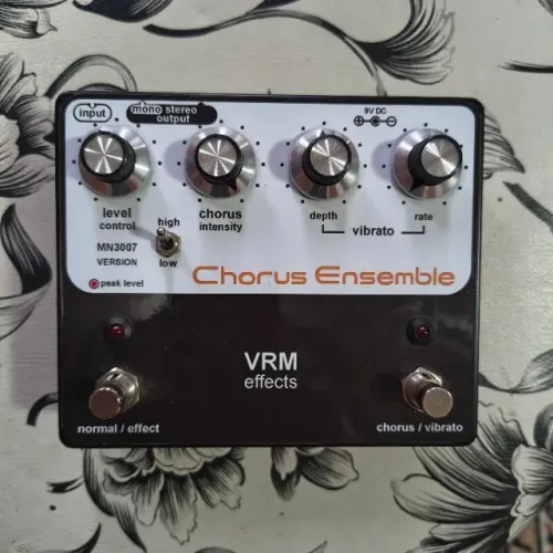 Pedal VRM Chorus Boss CE-1