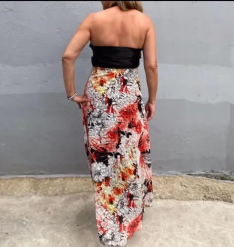 Vestido Longo de Festa Starão - Elegante, Corpete Acetinado e Saia Estampada (Novo)