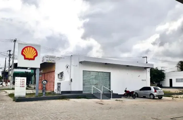 Loja para aluguel com 239 m² com 2 depósitos.