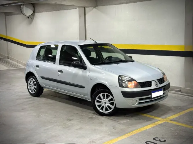 Renault Clio RT/ Privilège 1.6 16V 5P 2004