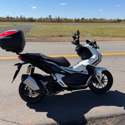 Honda ADV 150 2022 impecável 