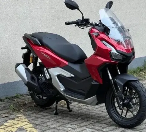 Moto zero km 2500, rodados, aceito troca por carro
