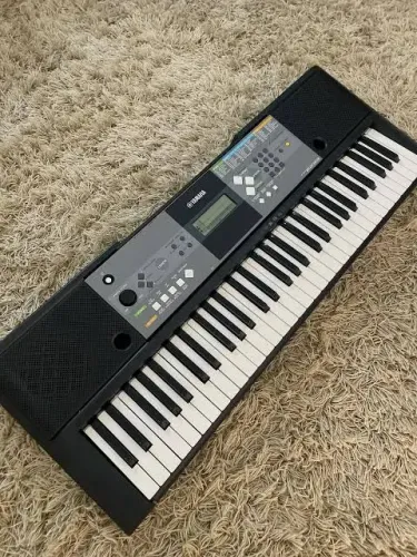 Teclado Yamaha PSR E233