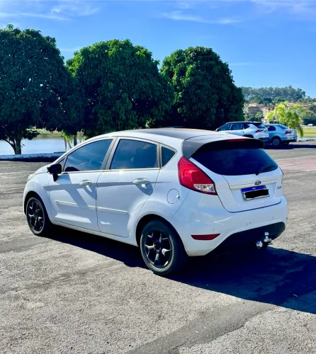 Ford Fiesta 1.5 16V Flex Mec. 5P 2014