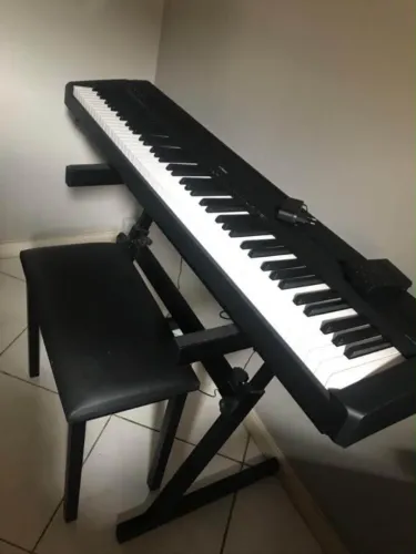 Piano digital Yamaha P45