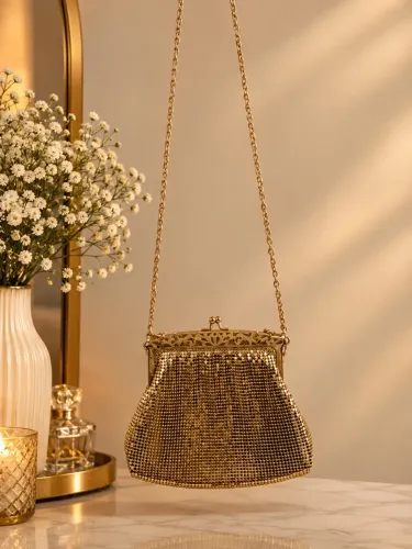 Bolsa Vintage Dourada de Festa com Corrente - Estilo Retrô
