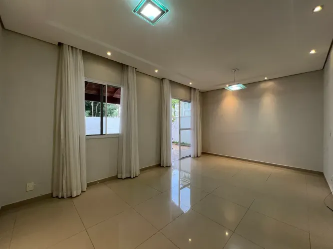 Linda casa à venda no Residencial Helbor Ipoema