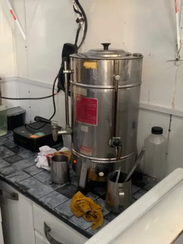 Cafeteira elétrica Profissional Semi Nova Super conservada