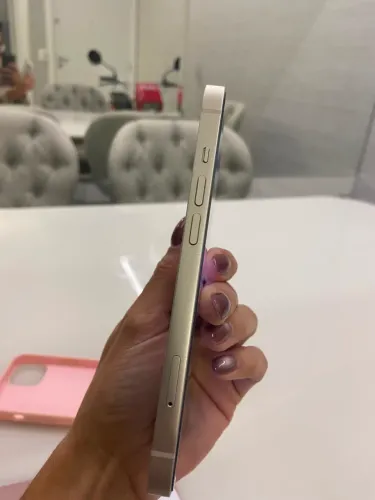 iPhone 13 sem marcas de uso