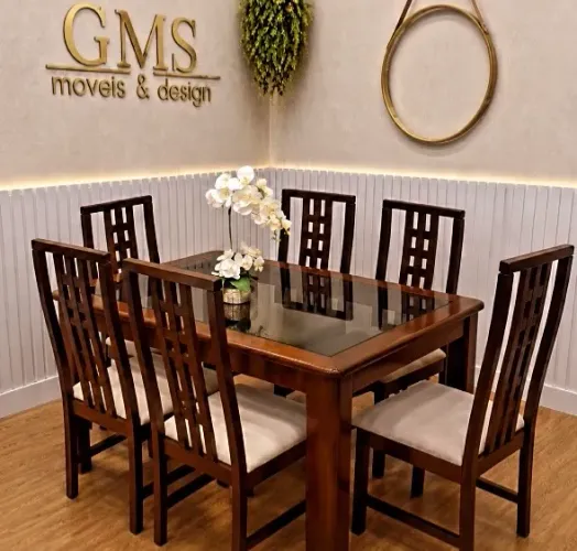 Mesa de jantar com 06 cadeiras 