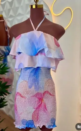 Vestido colado curto M ao G cabelo direitinho so experimentei