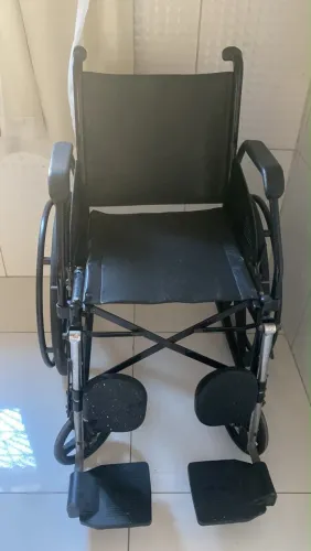 CADEIRA DE RODAS JAGUARIBE - R$ 650