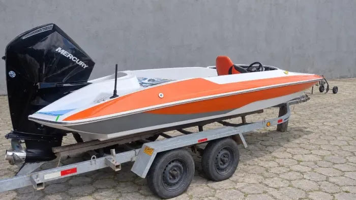 Lancha 21 pés. Mercury Pro XS 200 HP 2025. Casco novo. 70h.