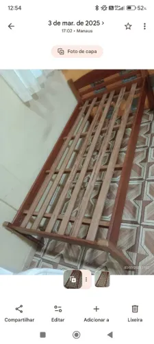 Cama de madeira para solteiro